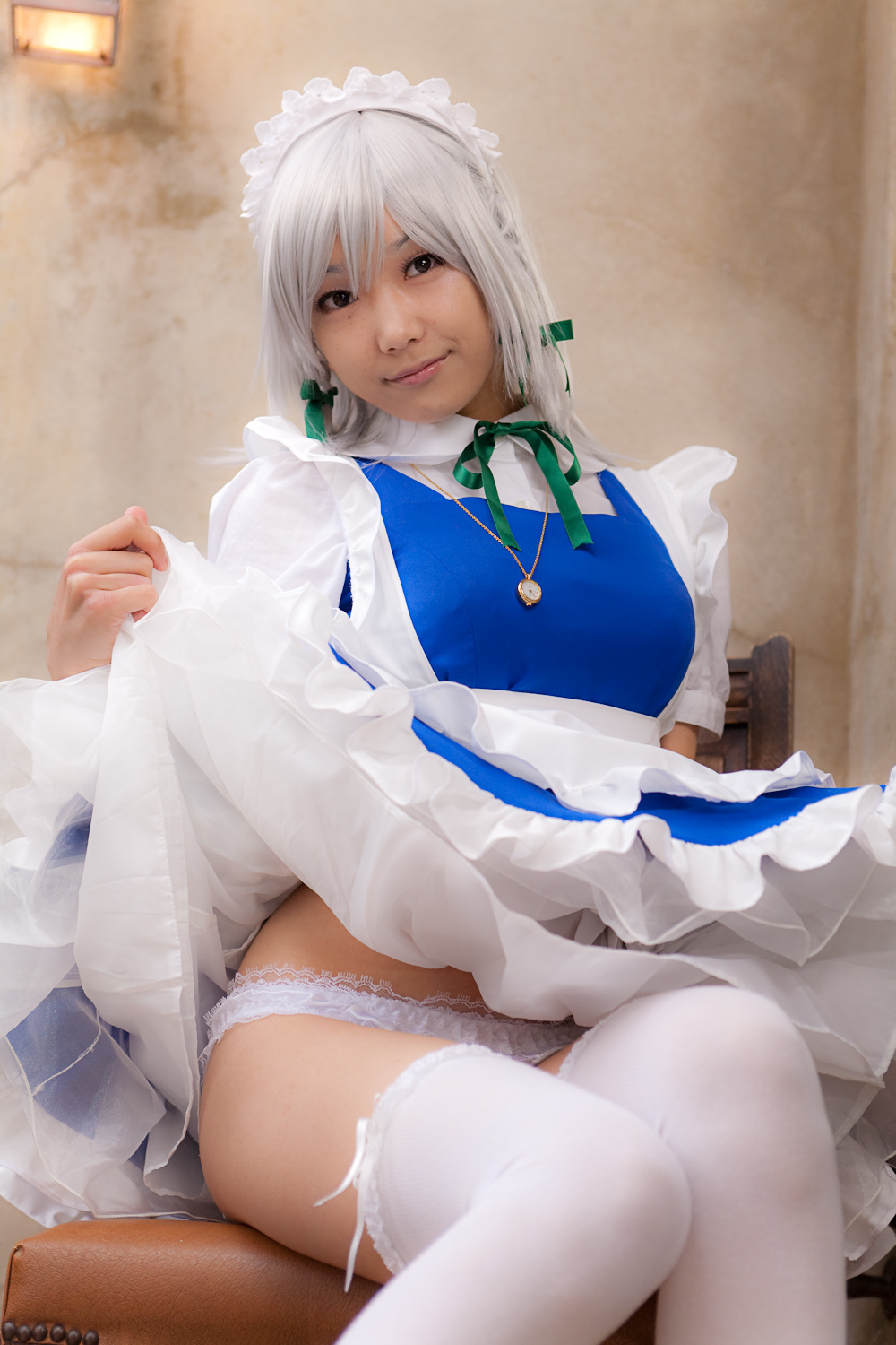 cosplay美女套图 c77 Sakuya Izayoi　白丝假发扮相(1)